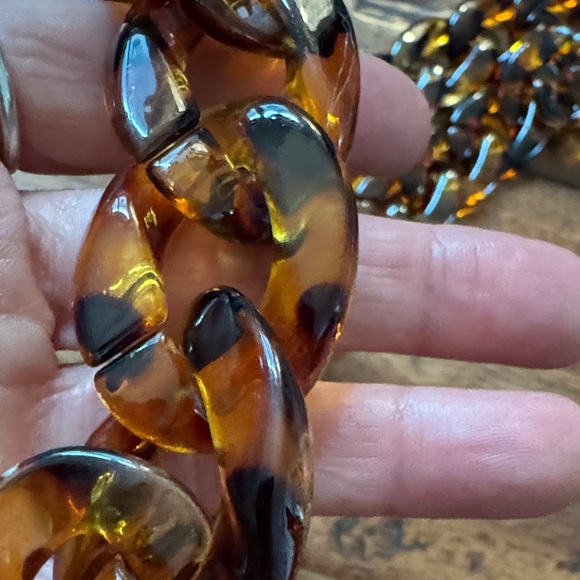 Tortoiseshell Chain Strap - Picture 5 of 5